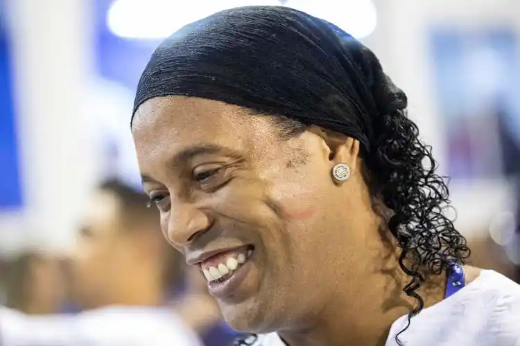 德夫宣布对 德夫宣布对